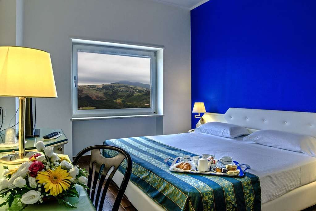 Grande Albergo Potenza Habitación foto